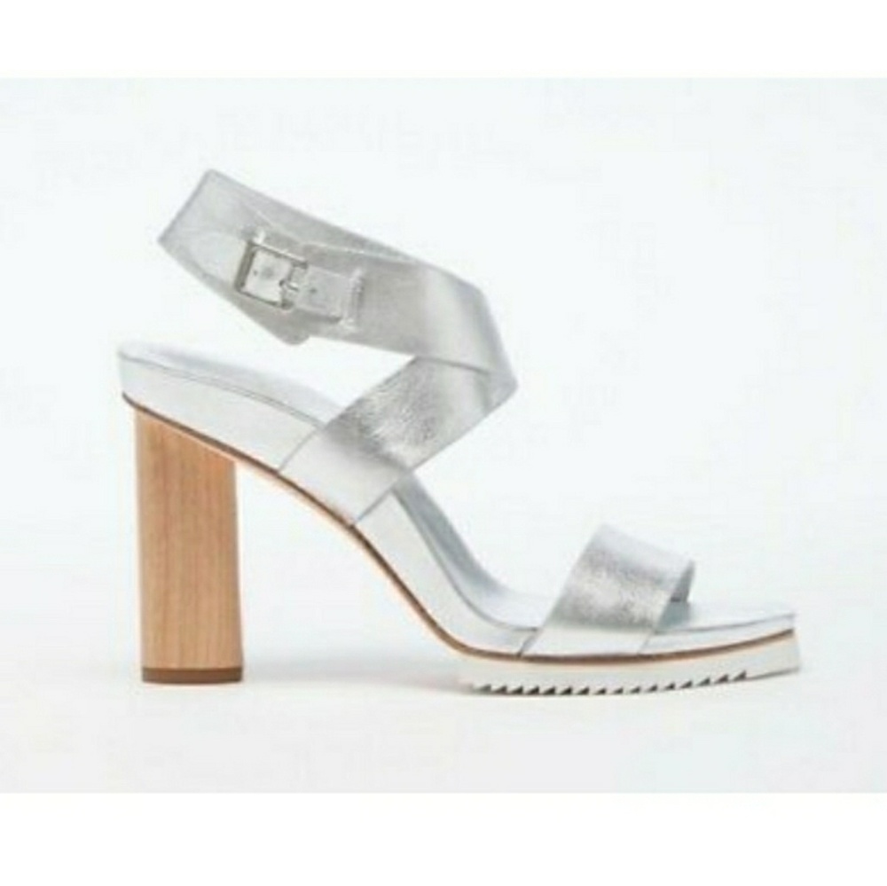 H by Halston Size 6.5 Sandals